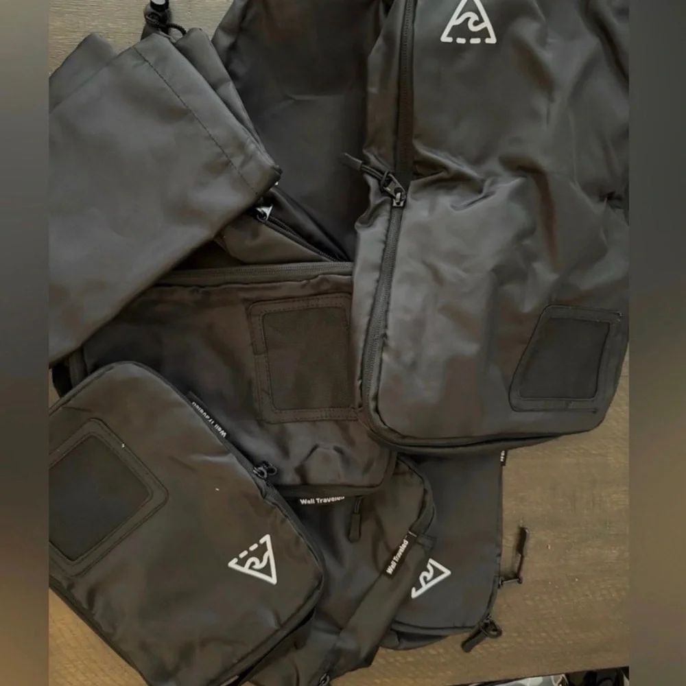 Well Traveled 8-piece Compression Packing Cubes